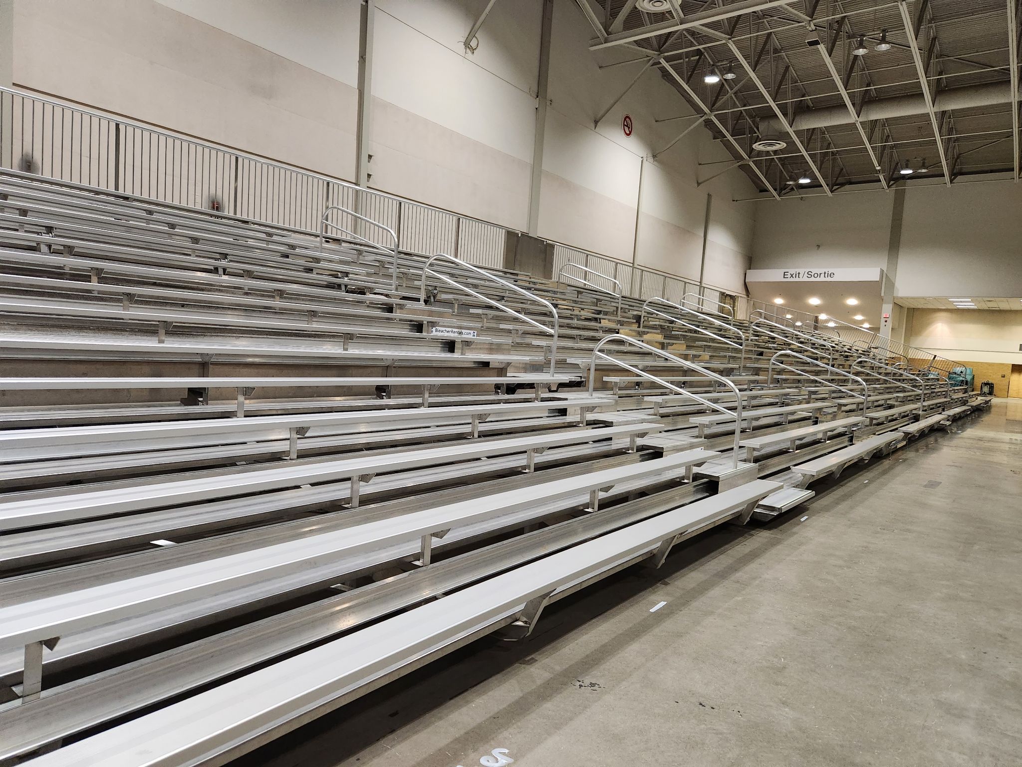 indor-bleacher
